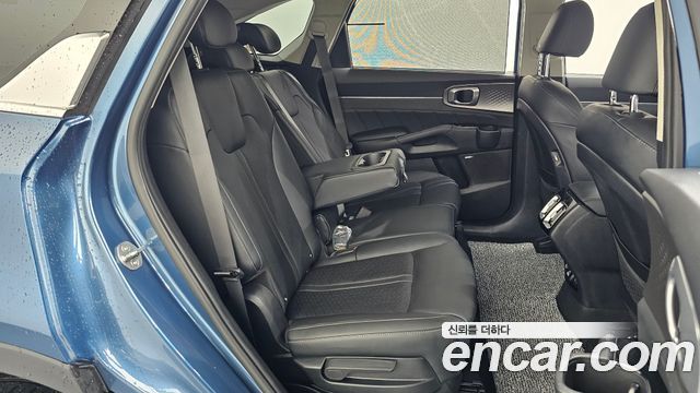 Kia Sorento 2021 — photo 18