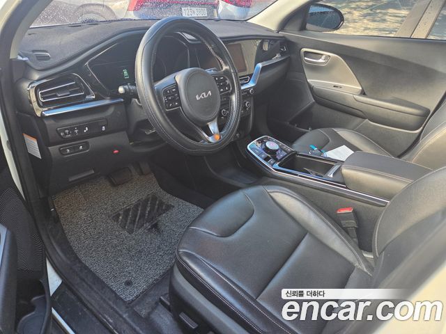 Kia Niro 2023 — photo 17