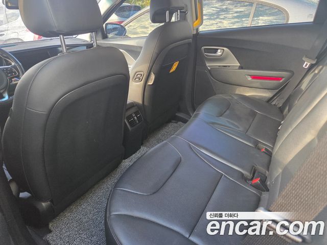 Kia Niro 2023 — photo 18