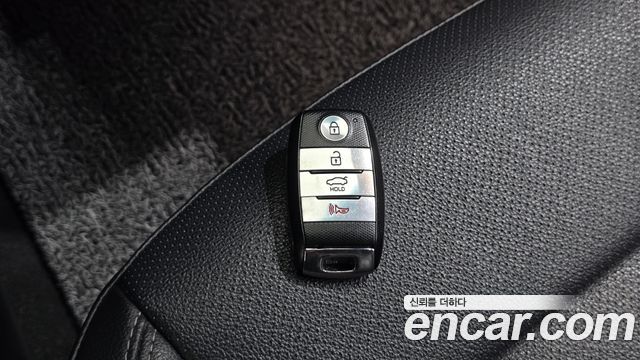 Kia K3 2013 — photo 23