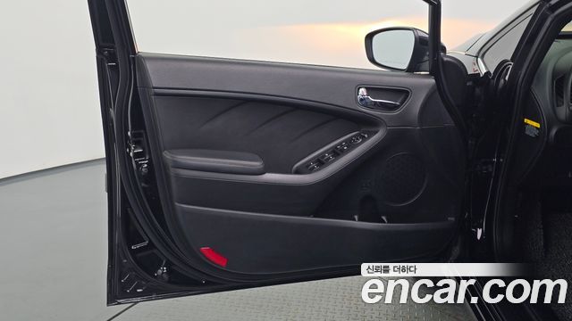 Kia K3 2013 — photo 14