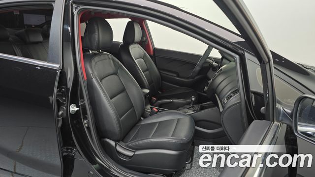 Kia K3 2013 — photo 16