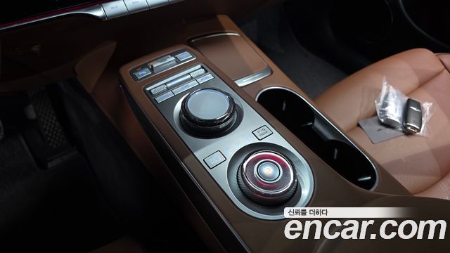 Genesis GV70 2024 — photo 9
