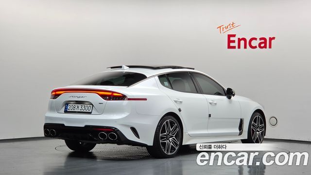 Kia Stinger 2023 — photo 2