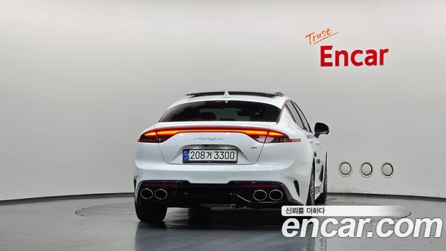 Kia Stinger 2023 — photo 4