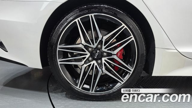 Kia Stinger 2023 — photo 5