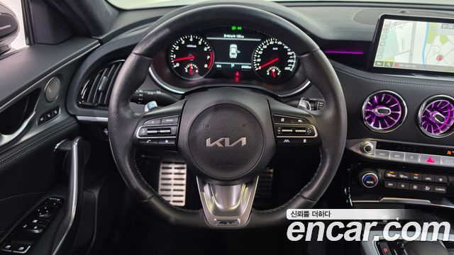 Kia Stinger 2023 — photo 18
