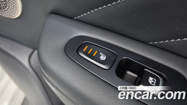 Kia Stinger 2023 — photo 25