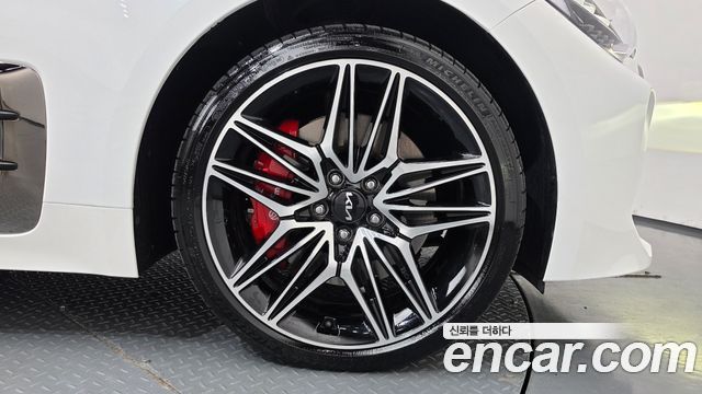 Kia Stinger 2023 — photo 7