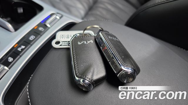Kia Stinger 2023 — photo 35