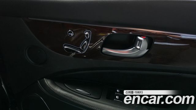 Hyundai Equus 2015 — photo 27