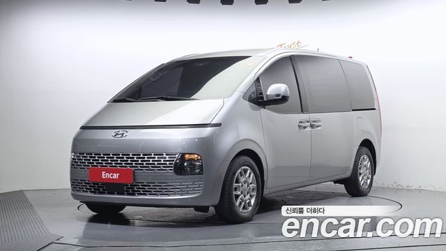 Hyundai Staria 2022 — photo 1
