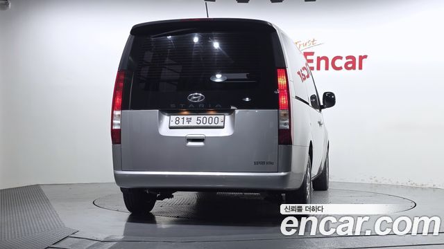 Hyundai Staria 2022 — photo 4