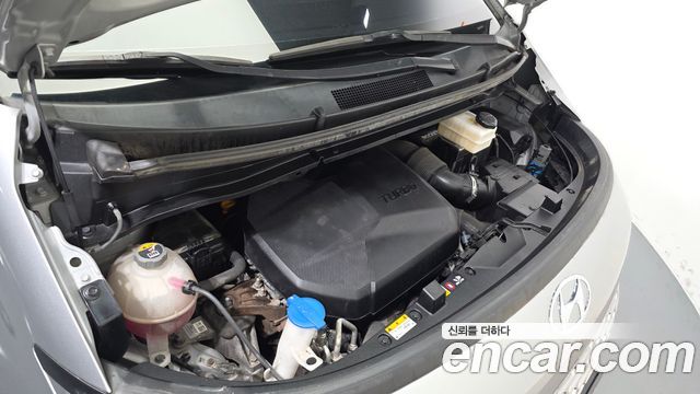 Hyundai Staria 2022 — photo 6