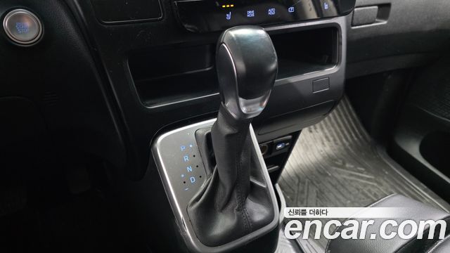 Hyundai Staria 2022 — photo 9
