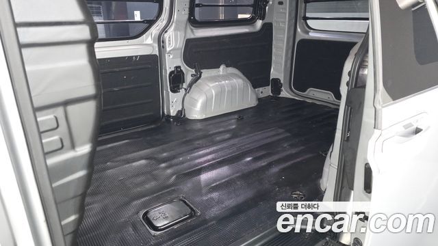 Hyundai Staria 2022 — photo 11