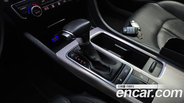 Kia K5 2017 — photo 9
