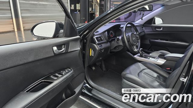 Kia K5 2017 — photo 10