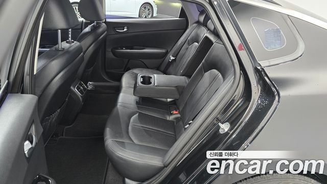Kia K5 2017 — photo 12