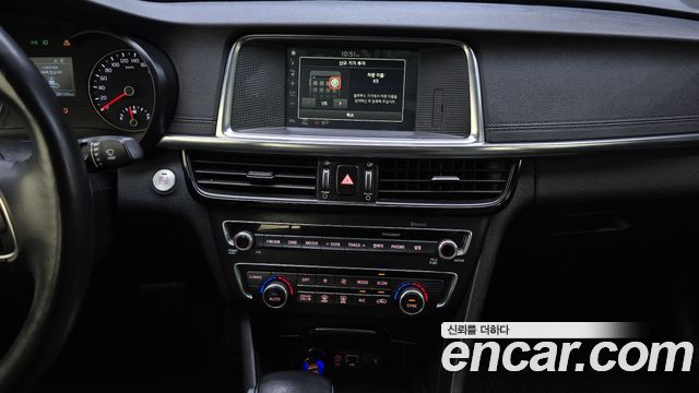 Kia K5 2017 — photo 14