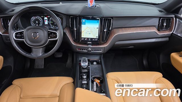 Volvo XC60 2021 — photo 10