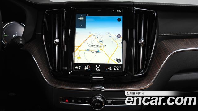 Volvo XC60 2021 — photo 19