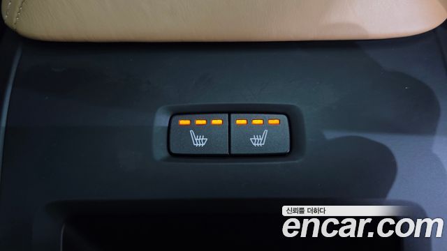 Volvo XC60 2021 — photo 25