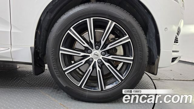 Volvo XC60 2021 — photo 7
