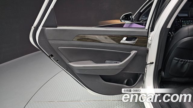 Hyundai Sonata 2016 — photo 15