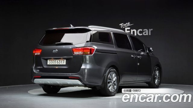 Kia Canival 2017 — photo 2