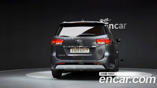 Kia Canival 2017 — photo 4