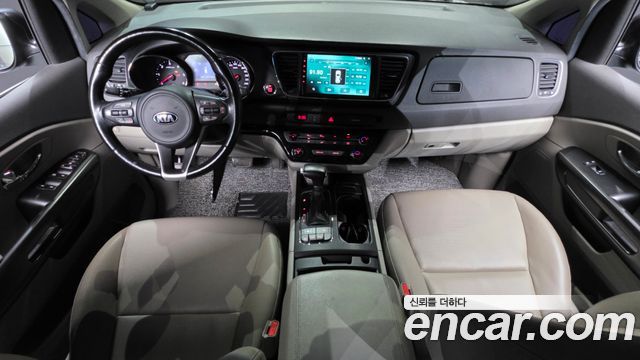 Kia Canival 2017 — photo 10
