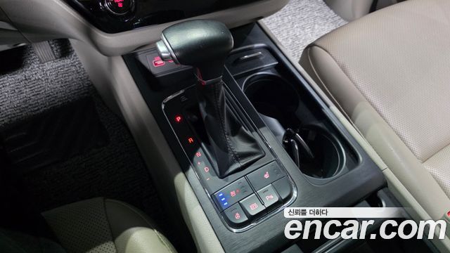 Kia Canival 2017 — photo 12
