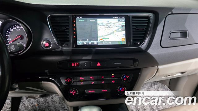 Kia Canival 2017 — photo 20