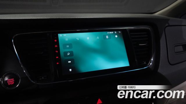 Kia Canival 2017 — photo 22