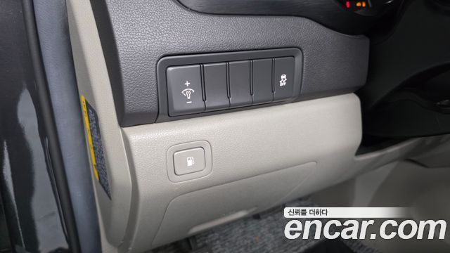 Kia Canival 2017 — photo 23