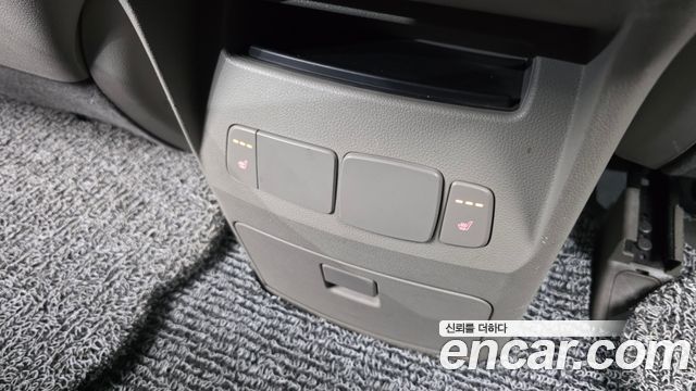 Kia Canival 2017 — photo 25