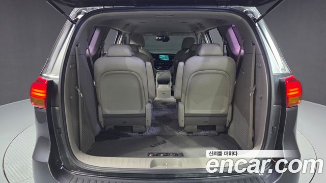 Kia Canival 2017 — photo 26