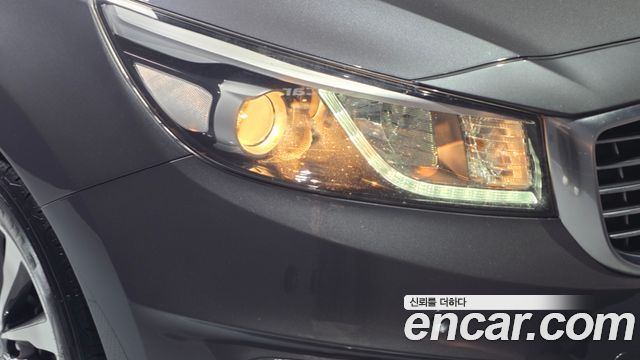 Kia Canival 2017 — photo 8