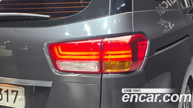 Kia Canival 2017 — photo 9