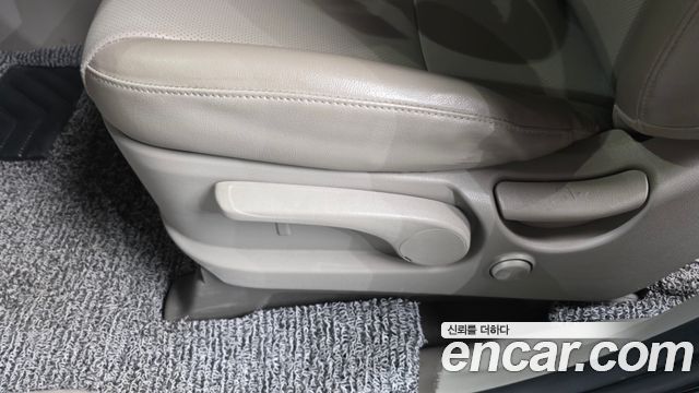 Kia Canival 2017 — photo 31