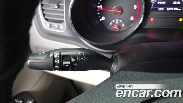Kia Canival 2017 — photo 32