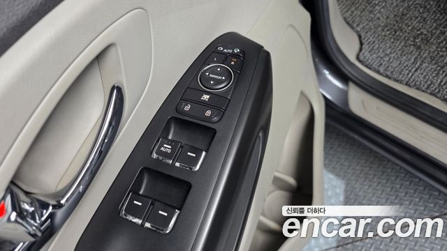 Kia Canival 2017 — photo 33