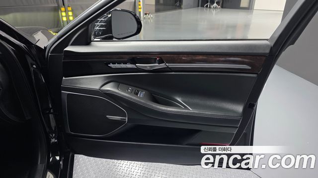 Genesis EQ900 2017 — photo 15