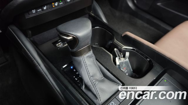 Lexus ES 2025 — photo 12