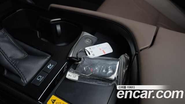 Lexus ES 2025 — photo 21