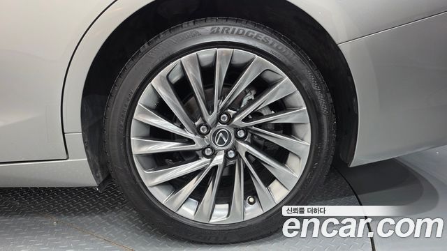 Lexus ES 2025 — photo 7