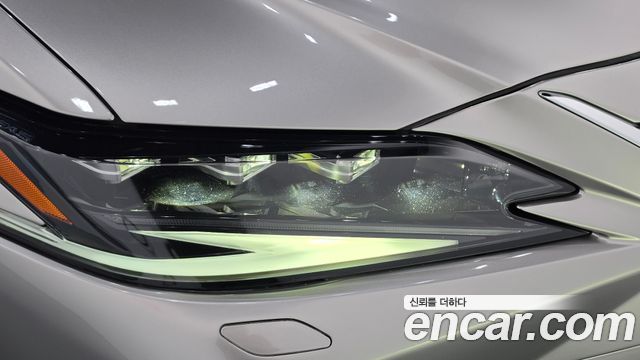 Lexus ES 2025 — photo 8