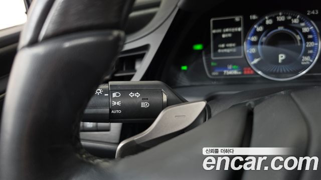 Lexus ES 2025 — photo 28