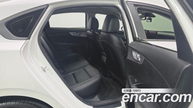 Kia K3 2022 — photo 11